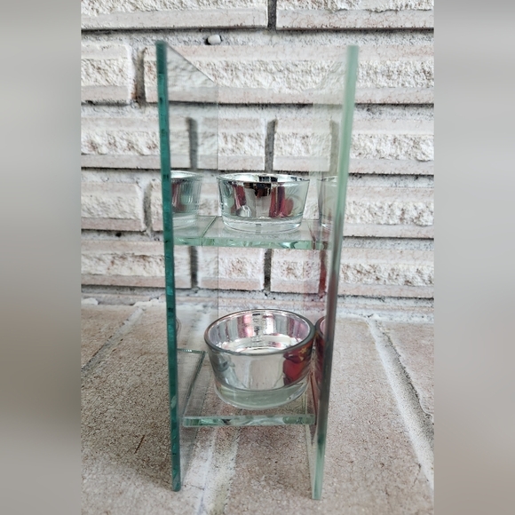 Amaryllis Tealight Glass Mirror Ornament - Picture 10 of 13